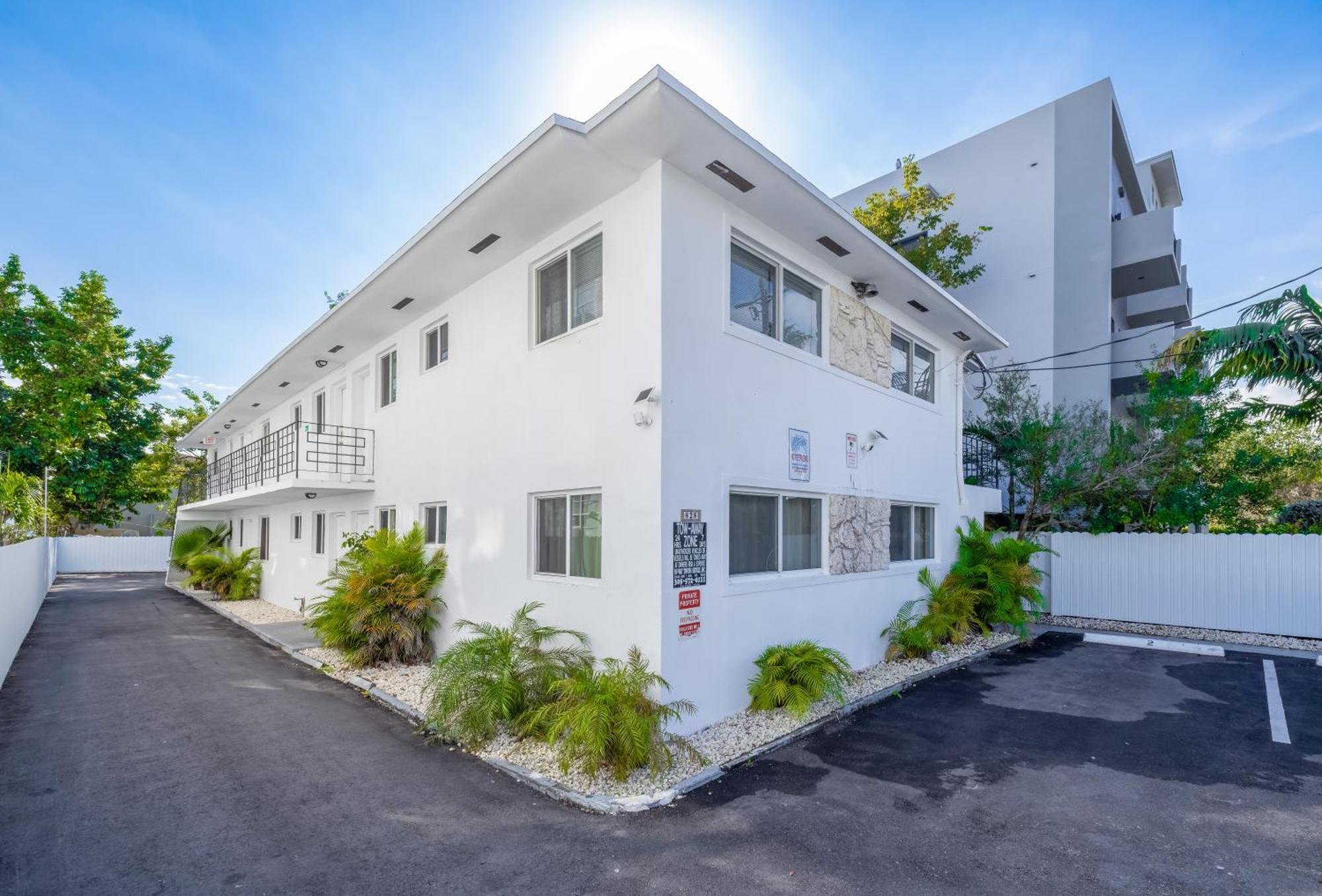 Apartment Cozy Getaway Backyard Wifi Miami